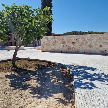 Sunny Villa