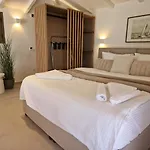 Sunny Villa