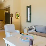 Sunny Villa *