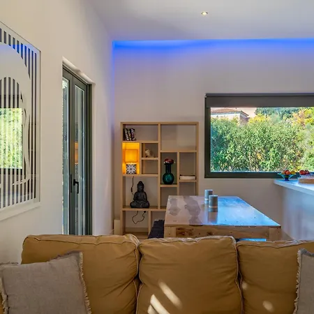 Sunny Villas Klísmata